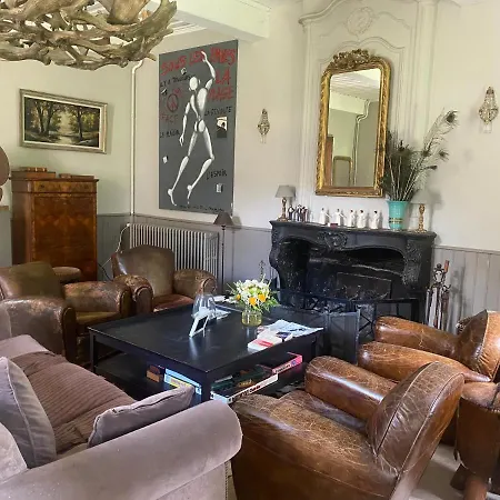Chateau De Vaugelas - Domaine Pres De Valence 4*
