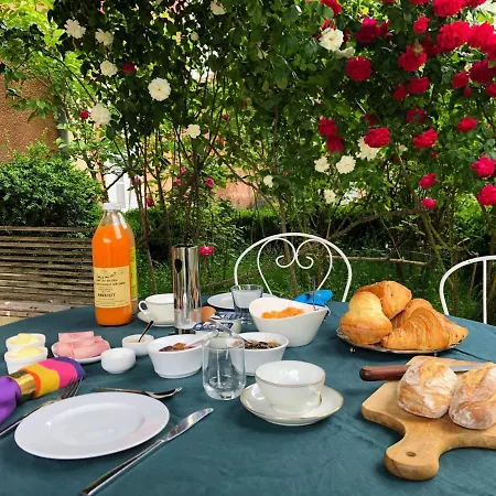 Bed & Breakfast Chateau De Vaugelas - Domaine Pres De Valence *