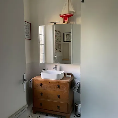 Chateau De Vaugelas - Domaine Pres De Valence
