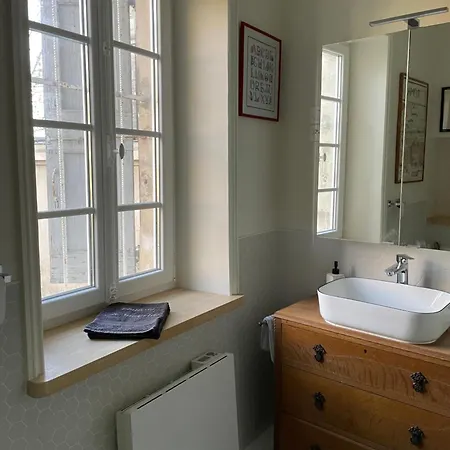 Chateau De Vaugelas - Domaine Pres De Valence Bed & Breakfast *