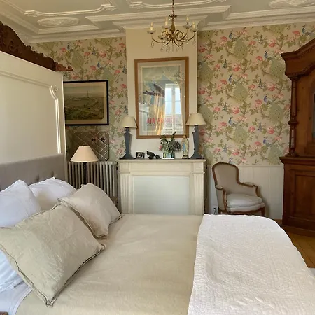 Bed & Breakfast Chateau De Vaugelas - Domaine Pres De Valence 4*