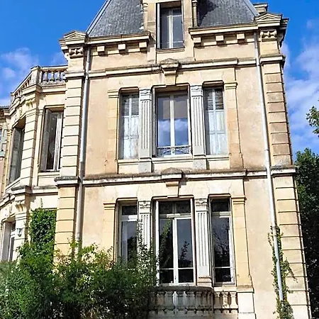Chateau De Vaugelas - Domaine Pres De Valence 4*